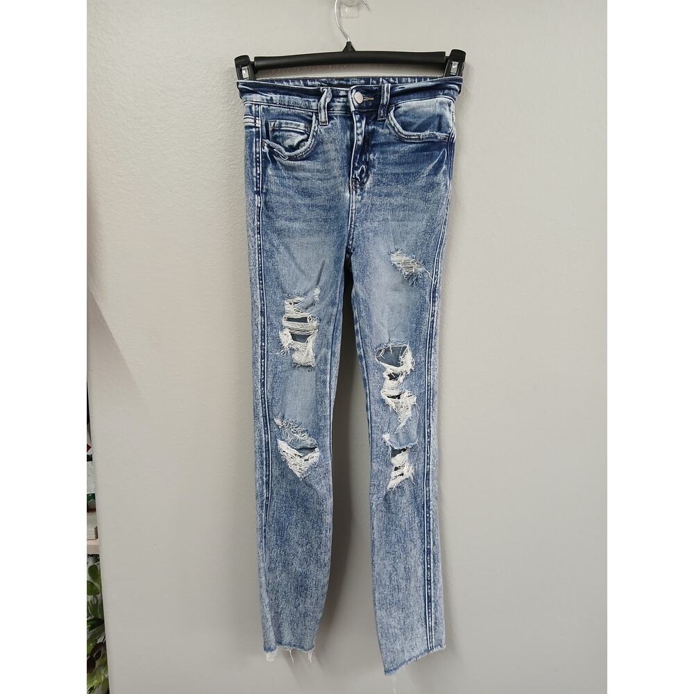Flying Monkey distressed skinny jeans in a light acid wash size 0 24 inch waist